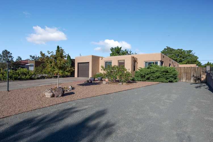 434 Espanola St NE Albuquerque, NM 87108