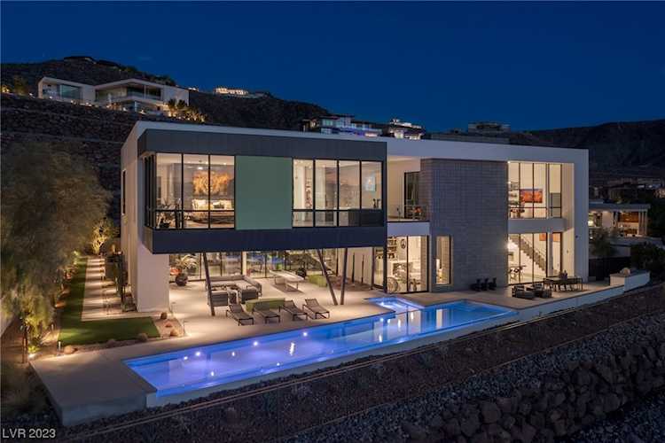 11 Boulderback Dr Henderson, NV 89012