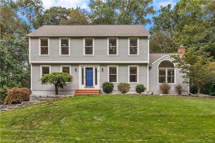 24 Lyle Dr Madison, CT 06443