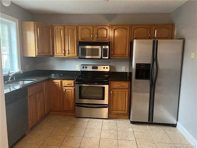 37 Alden St #I Hartford, CT 06114