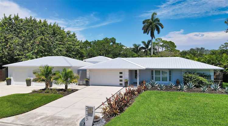 5835 Driftwood PLACE Sarasota, FL 34231