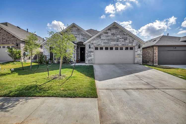 431 Oleander LOOP Buda, TX 78610