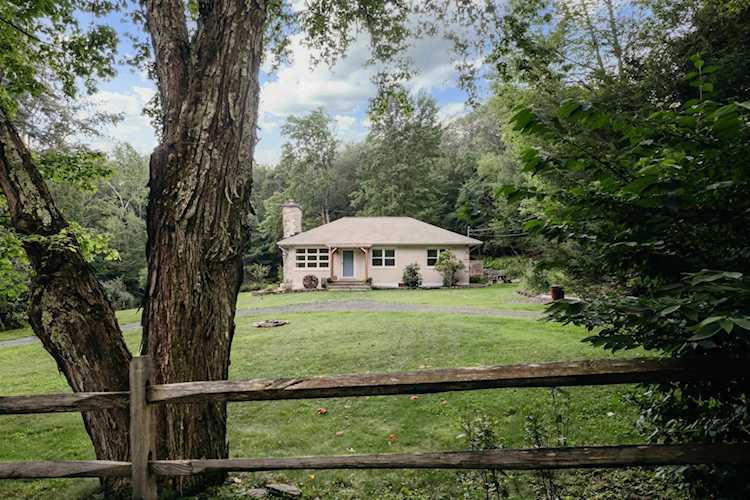 343 Upper Cherrytown Rd Kerhonkson, NY 12446