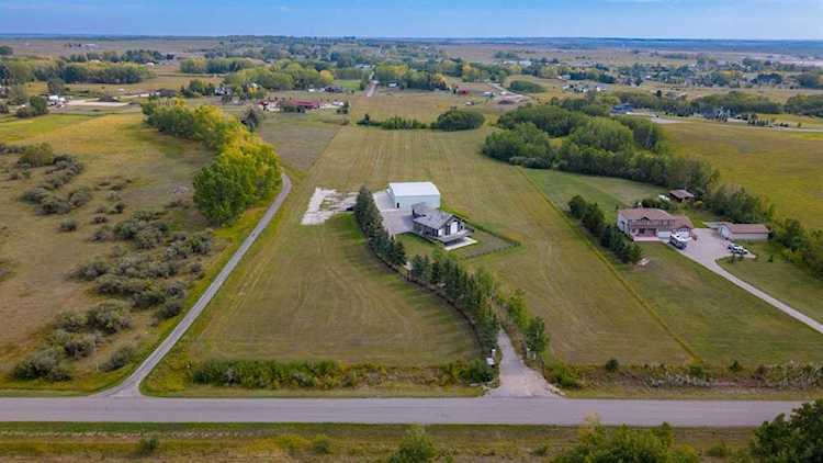 322112 2 St E Rural Foothills County, AB T1S 1A2