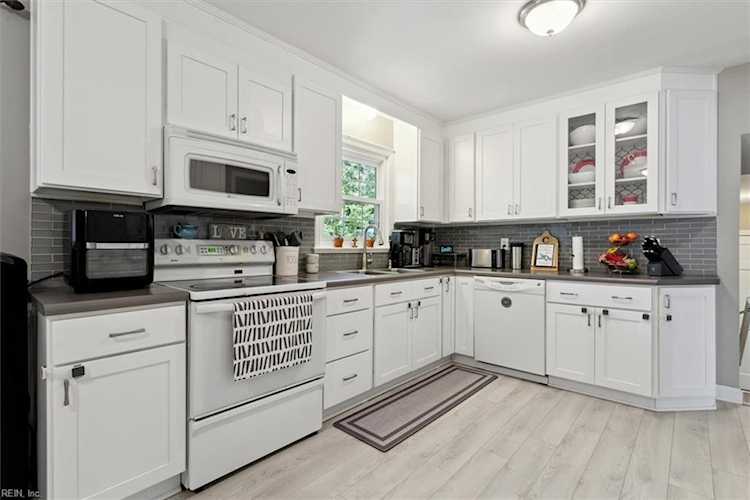 300 Tenderfoot Ct Hampton, VA 23669