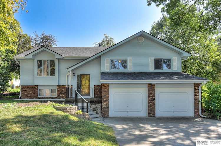 1209 Rogers Dr Papillion, NE 68046 | MLS 22321178 Photo 1