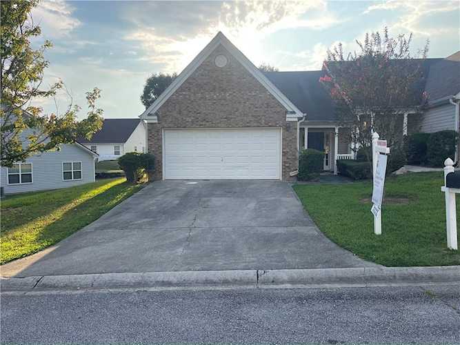 2124 Red Oak Circle Union City, GA 30291