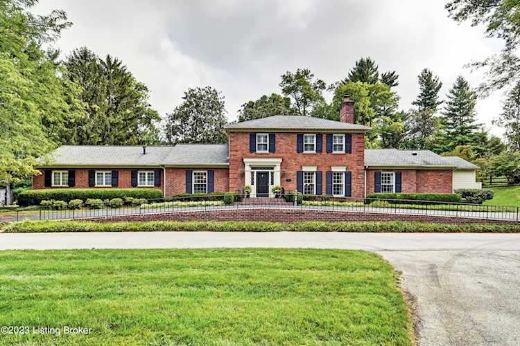 19 River Hill Rd Louisville, KY 40207