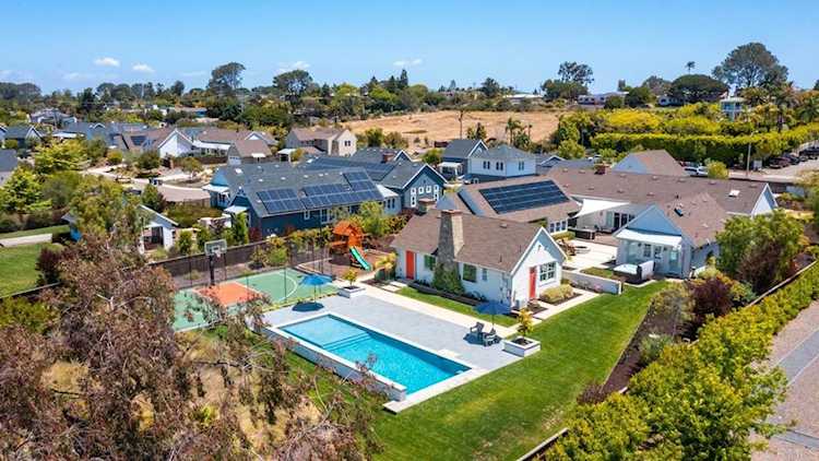 1310 Lake Drive Encinitas, CA 92024