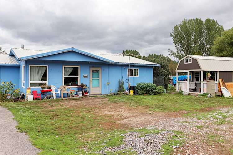 24 W River Rd Plains, MT 59859