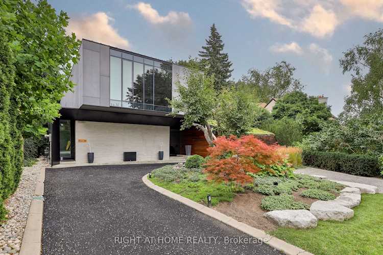 95 Riverview Dr Toronto, ON M4N 3C6