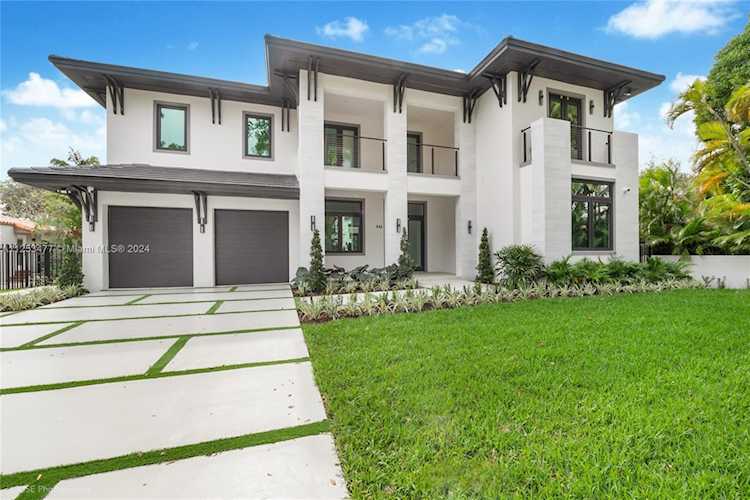 642 Madeira Ave Coral Gables, FL 33134