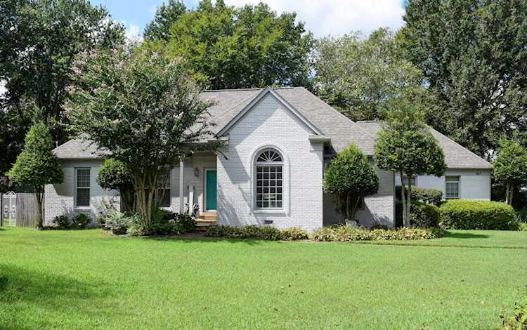 907 Valleywood Cv Collierville, TN 38017