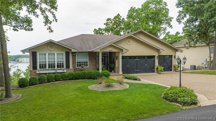 1017 Beacon Ridge Dr Lake Ozark, MO 65049