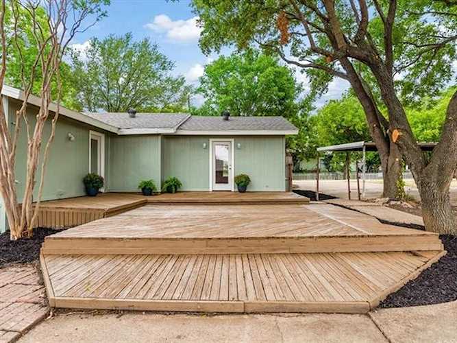 402 S Louisiana Street Grandview, TX 76050