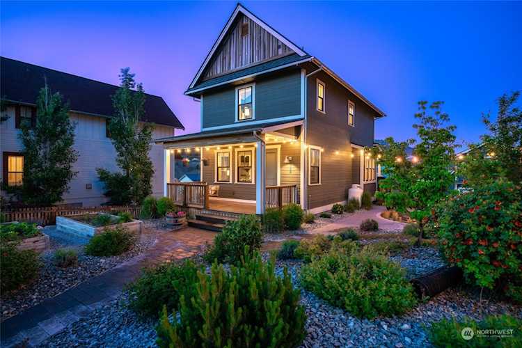528 Porcupine Ln Chelan, WA 98816