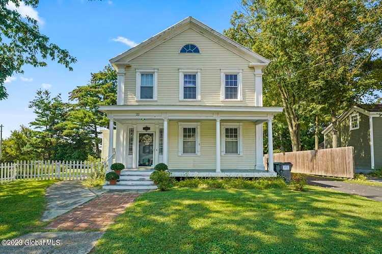 22 Chatham St Nassau, NY 12123