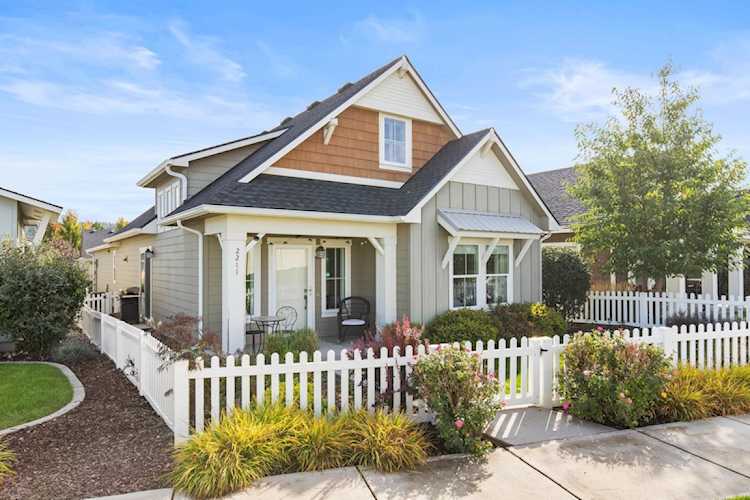 2211 N Oakland Ln Liberty Lake, WA 99019