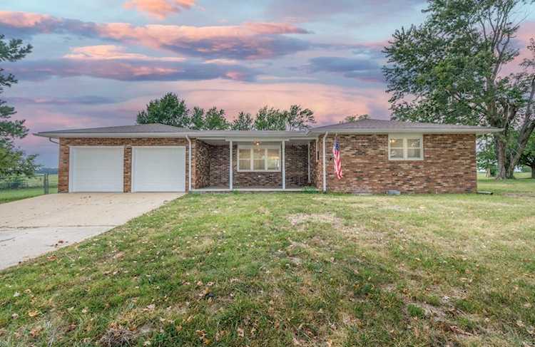 24469 New Willow Ln Lebanon, MO 65536