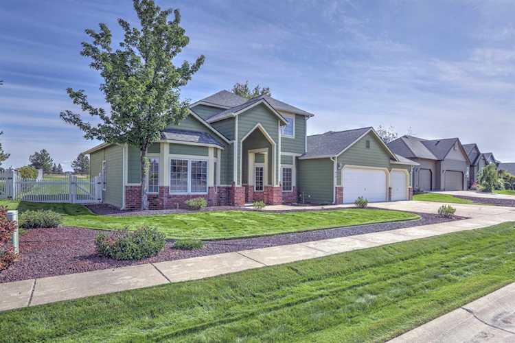 814 N High Desert Dr Deer Park, WA 99006