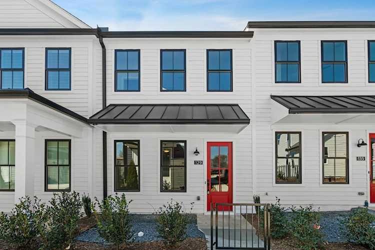 61 Arnold Poplar Lane Auburn, GA 30011