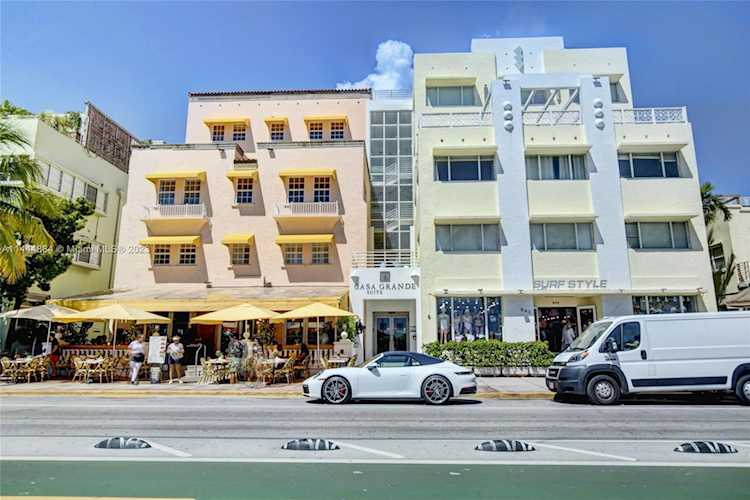 834 Ocean Dr #212 Miami Beach, FL 33139