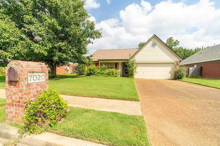 7020 Country Walk Dr Cordova, TN 38018