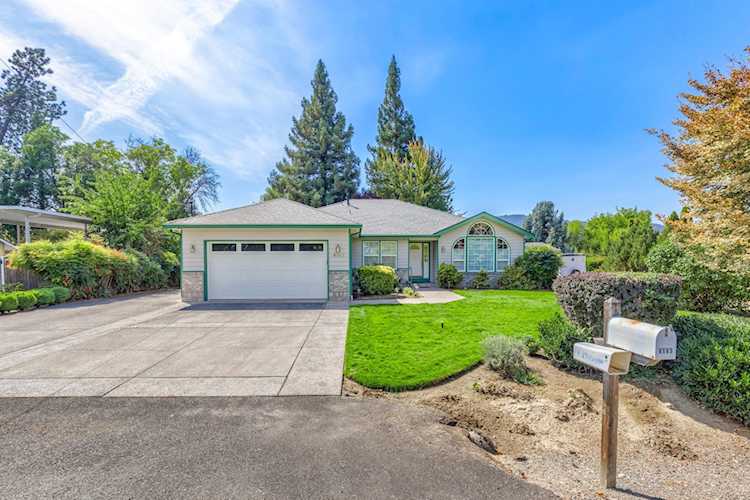 4163 Carlton Ave Central Point, OR 97502