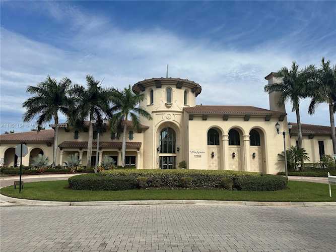 2925 NW 126th Ave #105-1 Sunrise, FL 33323