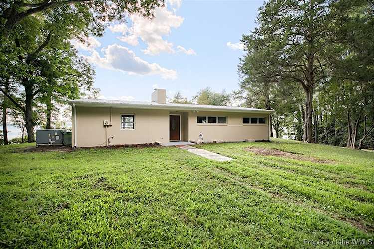 5790 York Haven Ln Gloucester, VA 23061