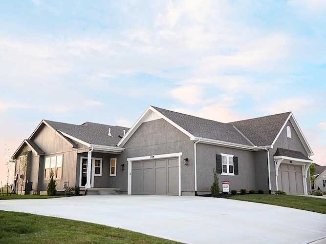 21919 W 82nd Terrace Lenexa, KS 66220