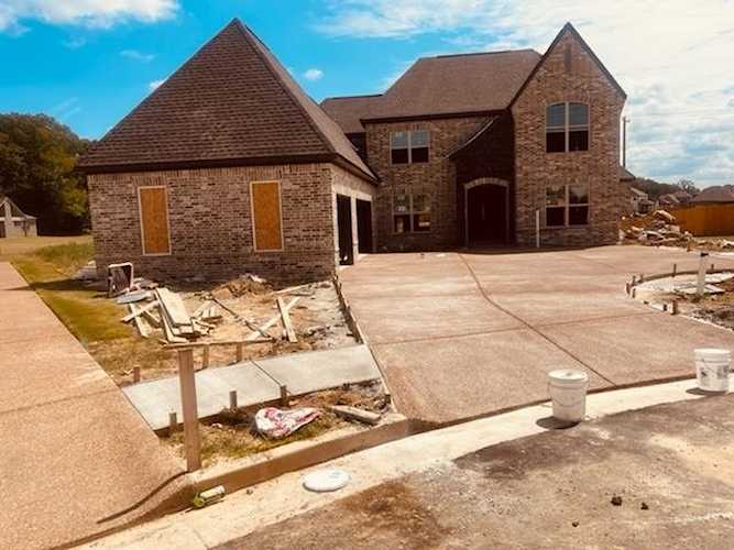 9741 Woodland Fox Ln Cordova, TN 38018