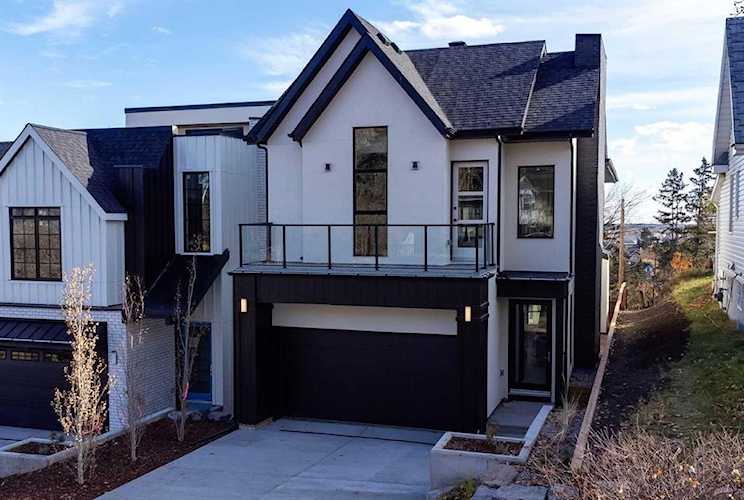 1124 Bellevue Ave SE Calgary, AB T2G 4L1