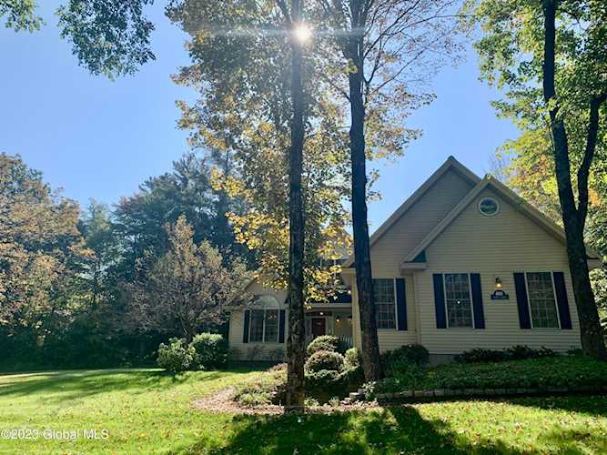 460 Grand Ave Ave Saratoga Springs, NY 12866