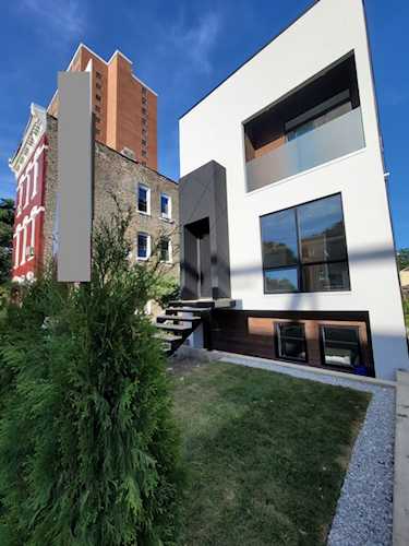 827 N Bishop St Chicago, IL 60642