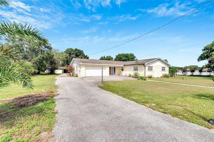 1002 S Saint Cloud Ave Valrico, FL 33594