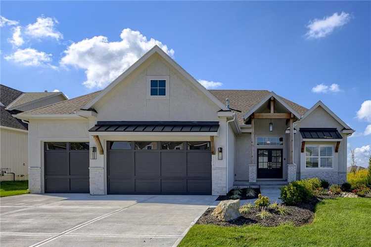 25461 W 91st Terrace Lenexa, KS 66227