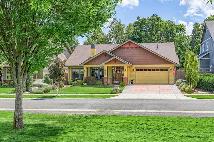 840 Bybee Dr Jacksonville, OR 97530