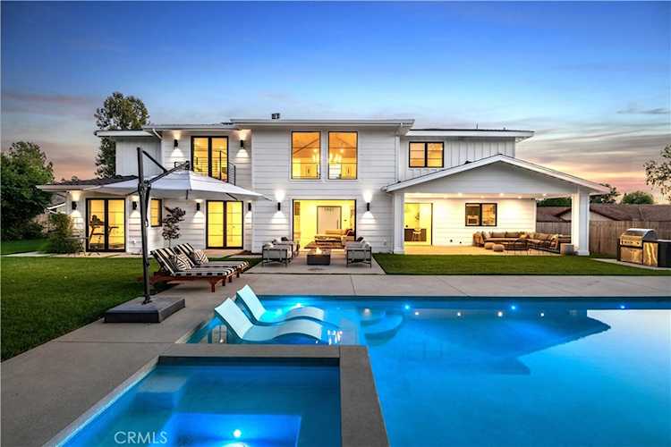 1591 La Granada Dr Thousand Oaks, CA 91362