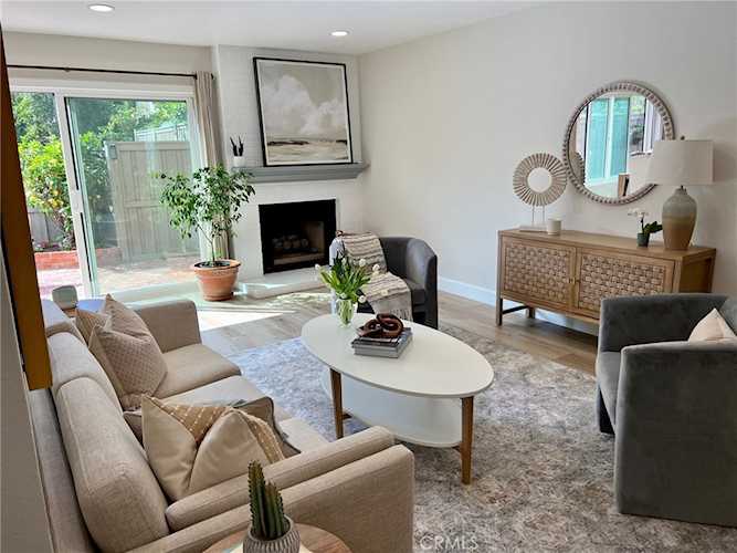 3249 Caminito Ameca La Jolla, CA 92037