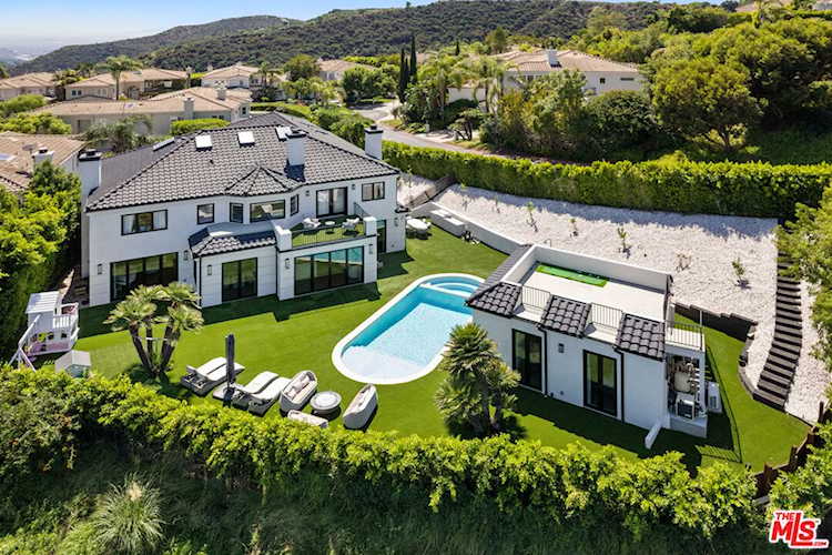 2116 Country Hill Ln Los Angeles, CA 90049