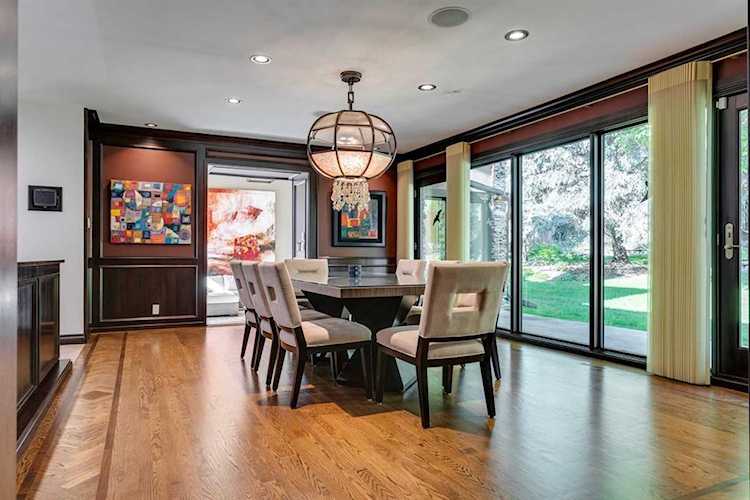 40 SW Eagle Ridge Place Calgary, AB T2V 2