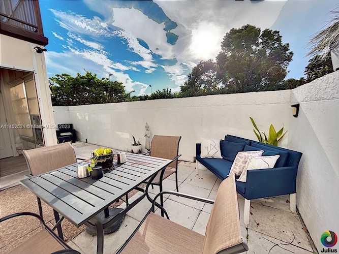 7100 NW 17th St #112 Plantation, FL 33313
