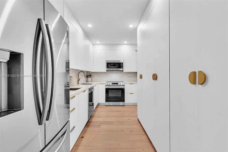 10185 Collins Ave #822 Bal Harbour, FL 33154