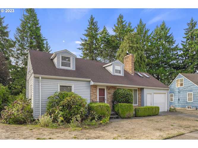 11832 SE Main ST, Portland, OR 97216 | MLS# 23232493 Photo 1