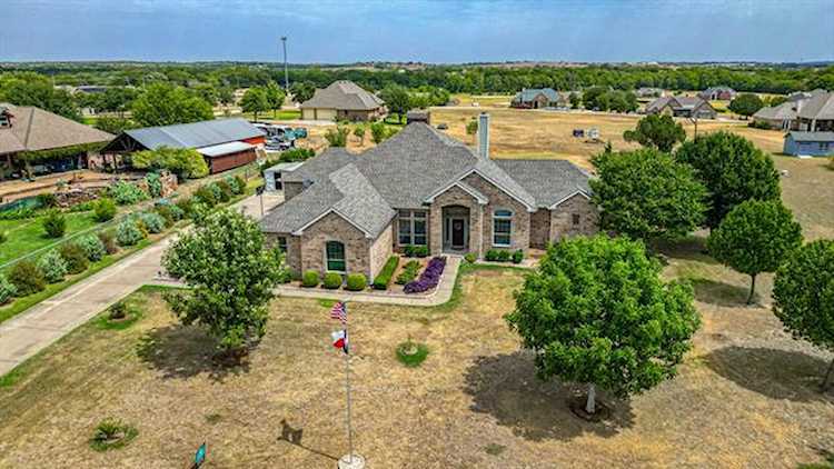 214 Park Place Circle Cresson, TX 76035