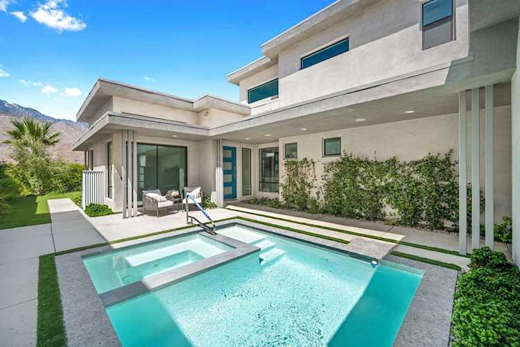 141 Blue Moon Dr Palm Springs, CA 92262