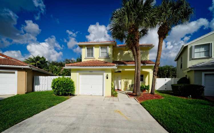 5662 La Quinta Court Lake Worth, FL 33463