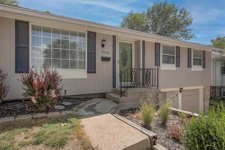 9241 Main St Kansas City, MO 64114