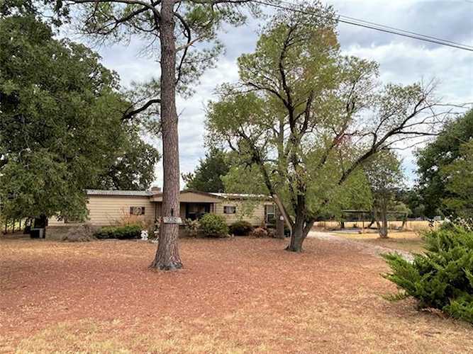 5924 County Road 304 Grandview, TX 76050